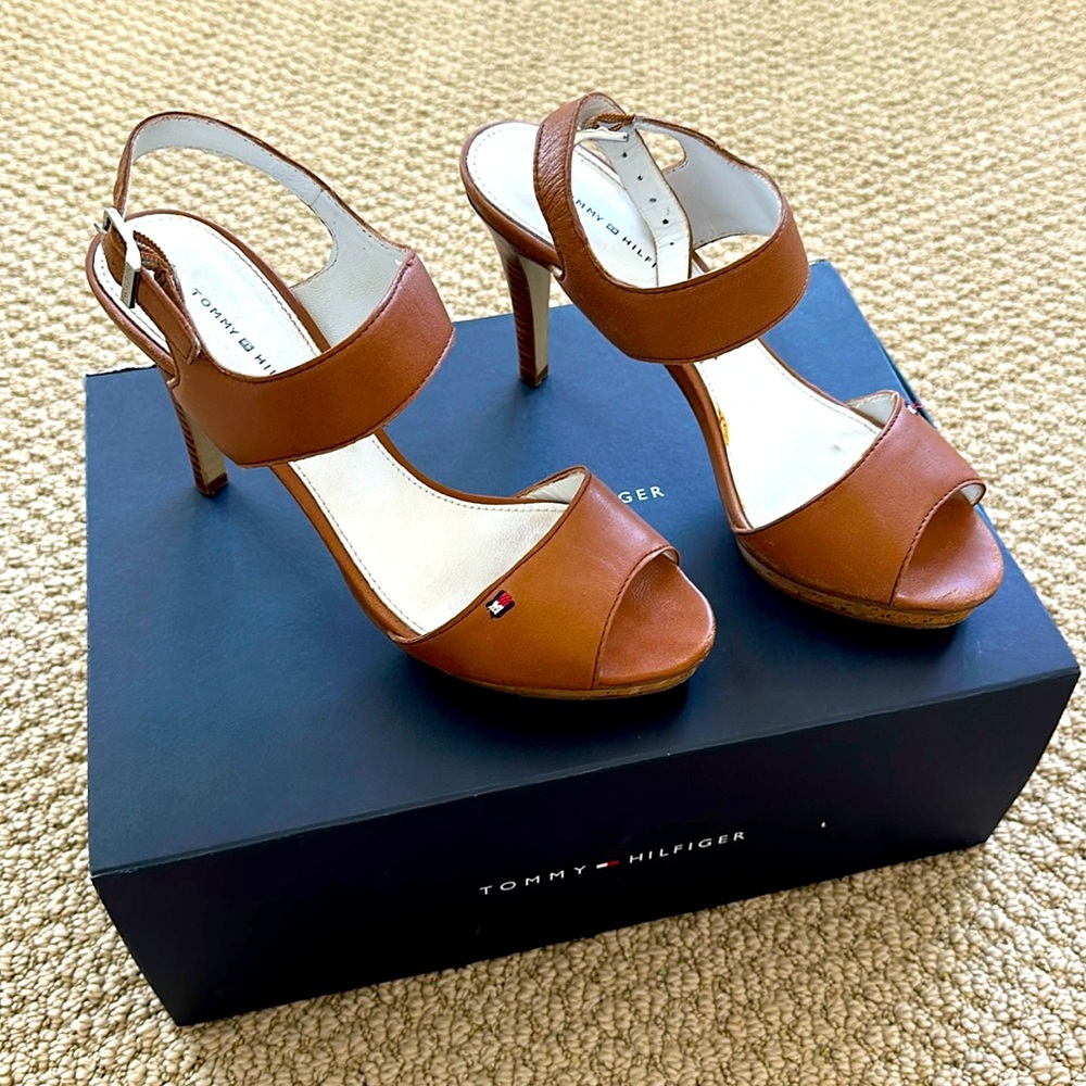 Ladies Beige Sandals